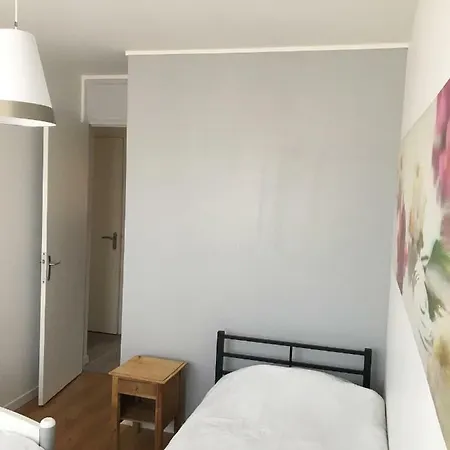 Deux Salon Parking Kindarena Apartamento